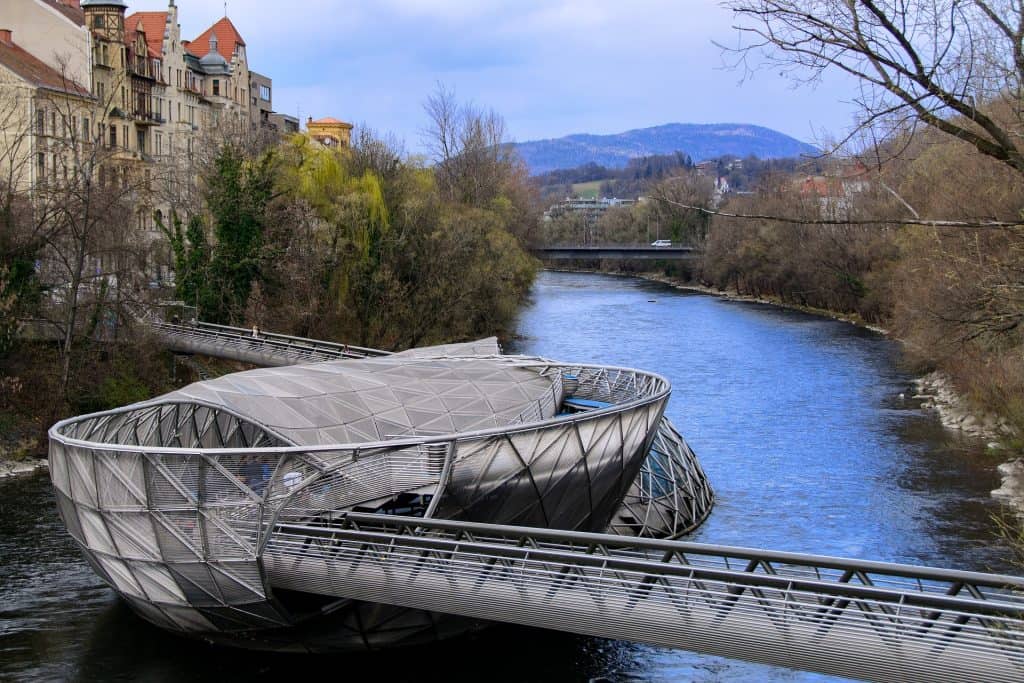 Body of Missing 26-Year-Old Romanian Woman Found Near Graz’s Mur Power Plant